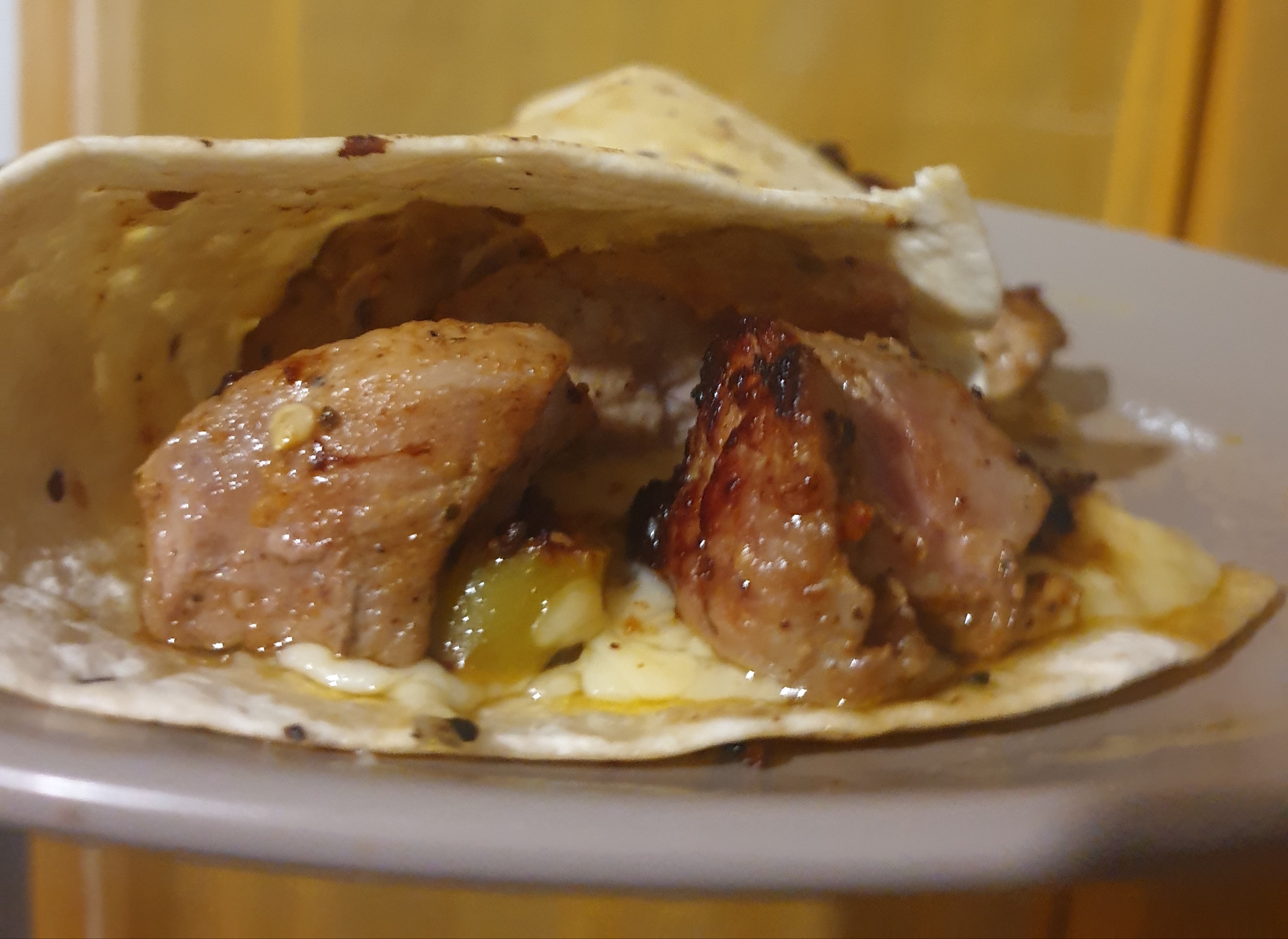 τηγανιά σε τορτιγια (chesadilo)